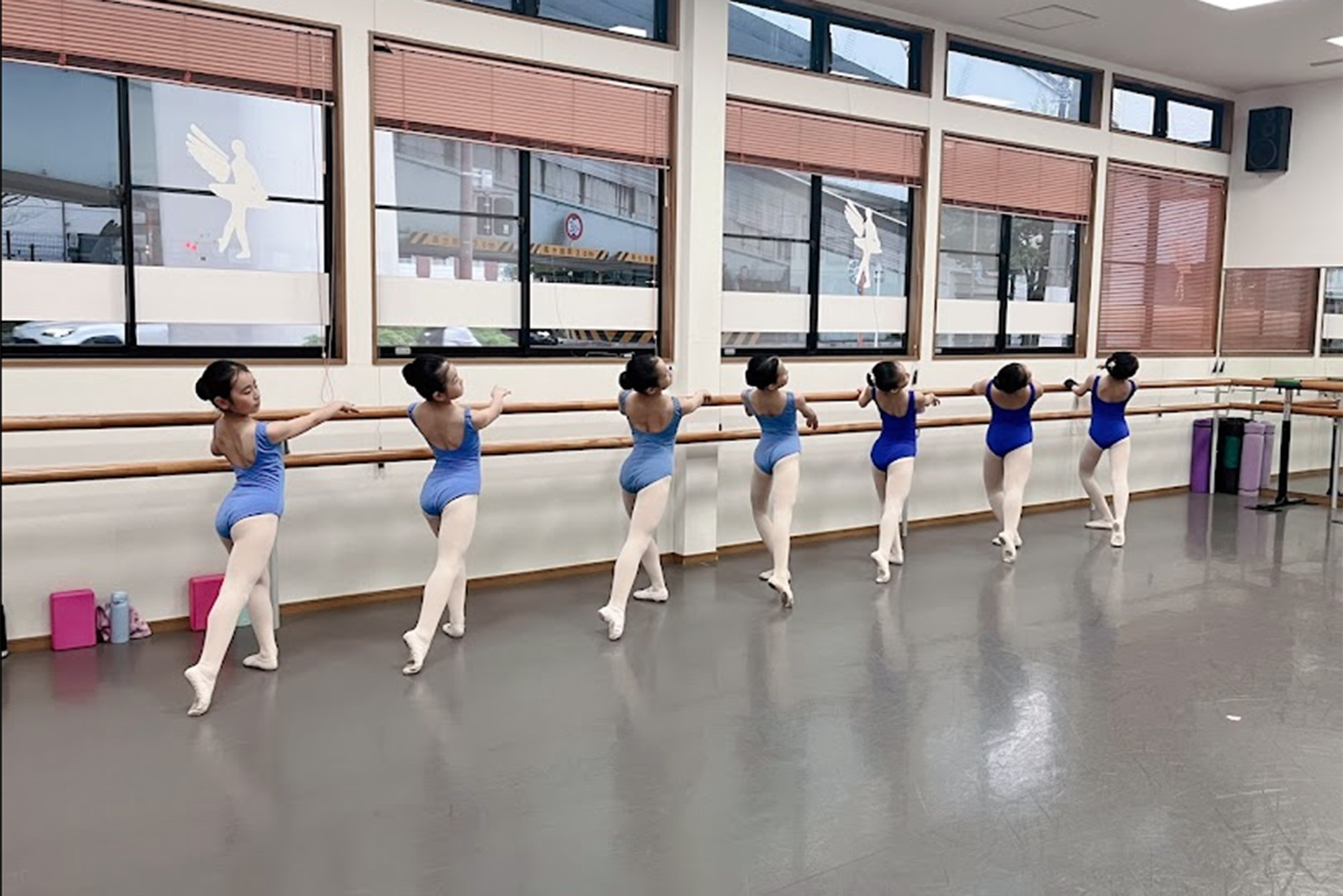 福岡市西区姪浜のバレエ教室「竹内翼バレエスタジオ」のクラス紹介の写真
